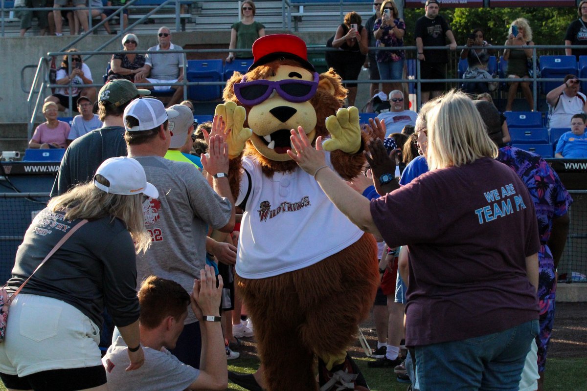WashWildThings's tweet photo. Wild Thing appreciation post. You miss him and you know it. #WeMakeForeverFans https://t.co/u4SVQQhQyA
