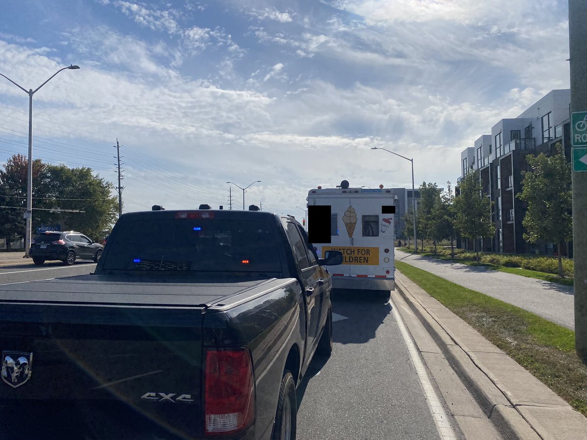 CstTaraso9345's tweet photo. Stopped this CMV Dundas/Trafalgar. Driver was holding/talking on the phone and not wearing a seatbelt.
Also pre-trip inspection report not properly completed (defects not noted, not signed etc).
Driver and company charged. #WatchForChildren #RoadSafety https://t.co/bbXiCuqcQW
