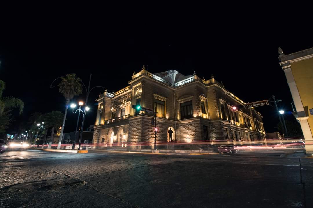 Jose_Palafox_'s tweet photo. ¡Durango de noche! 😍😍
#DurangoCercaDeTi #VisitDurango #VisitMéxico
📸 Fotos: Turismo Durango https://t.co/DPD5n8ceRT