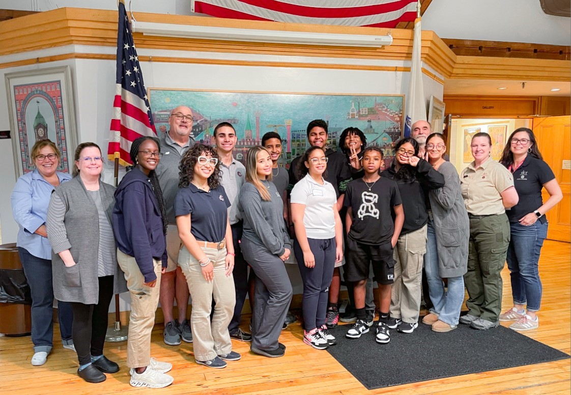 MassDCR (@massdcr) on Twitter photo We're always looking for the next generation of caretakers for the Commonwealth's public lands - so we've patterned with the <a href="/BGCL/">BGC of Lawrence, MA</a> to create the Stewardship Corps! mass.gov/news/dcr-partn… We're always looking for the next generation of caretakers for the Commonwealth's public lands - so we've patterned with the <a href="/BGCL/">BGC of Lawrence, MA</a> to create the Stewardship Corps! mass.gov/news/dcr-partn…