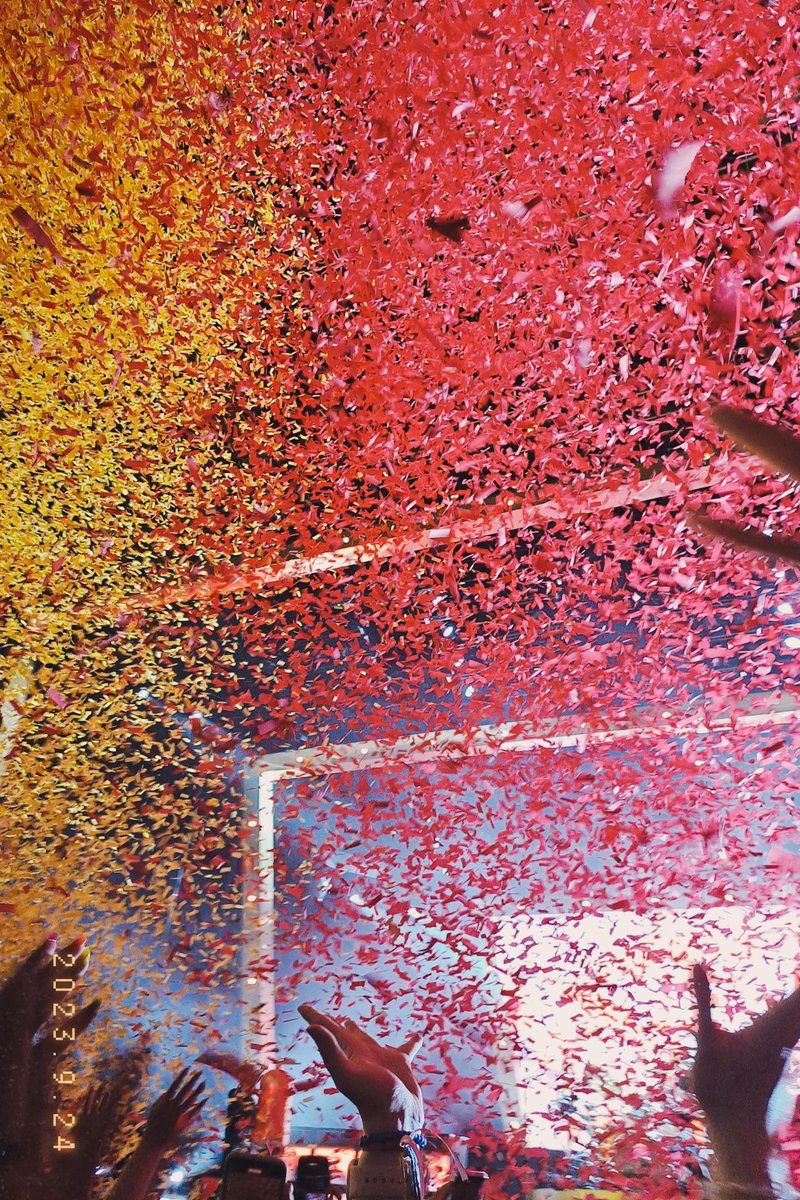 balsamicashton's tweet photo. I'm still not over this night 

#5sos #The5SOSShowLisbon https://t.co/HCuIE65Hf2