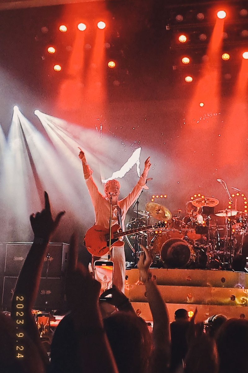 balsamicashton's tweet photo. I'm still not over this night 

#5sos #The5SOSShowLisbon https://t.co/HCuIE65Hf2