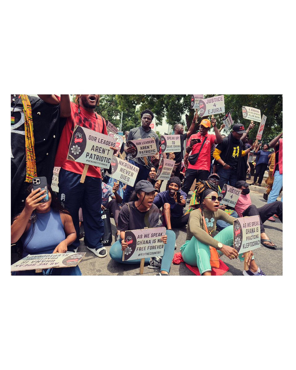 moorepicturesgh's tweet photo. #OccupyJuborliHouse day 2 https://t.co/lAZQJBi9zm