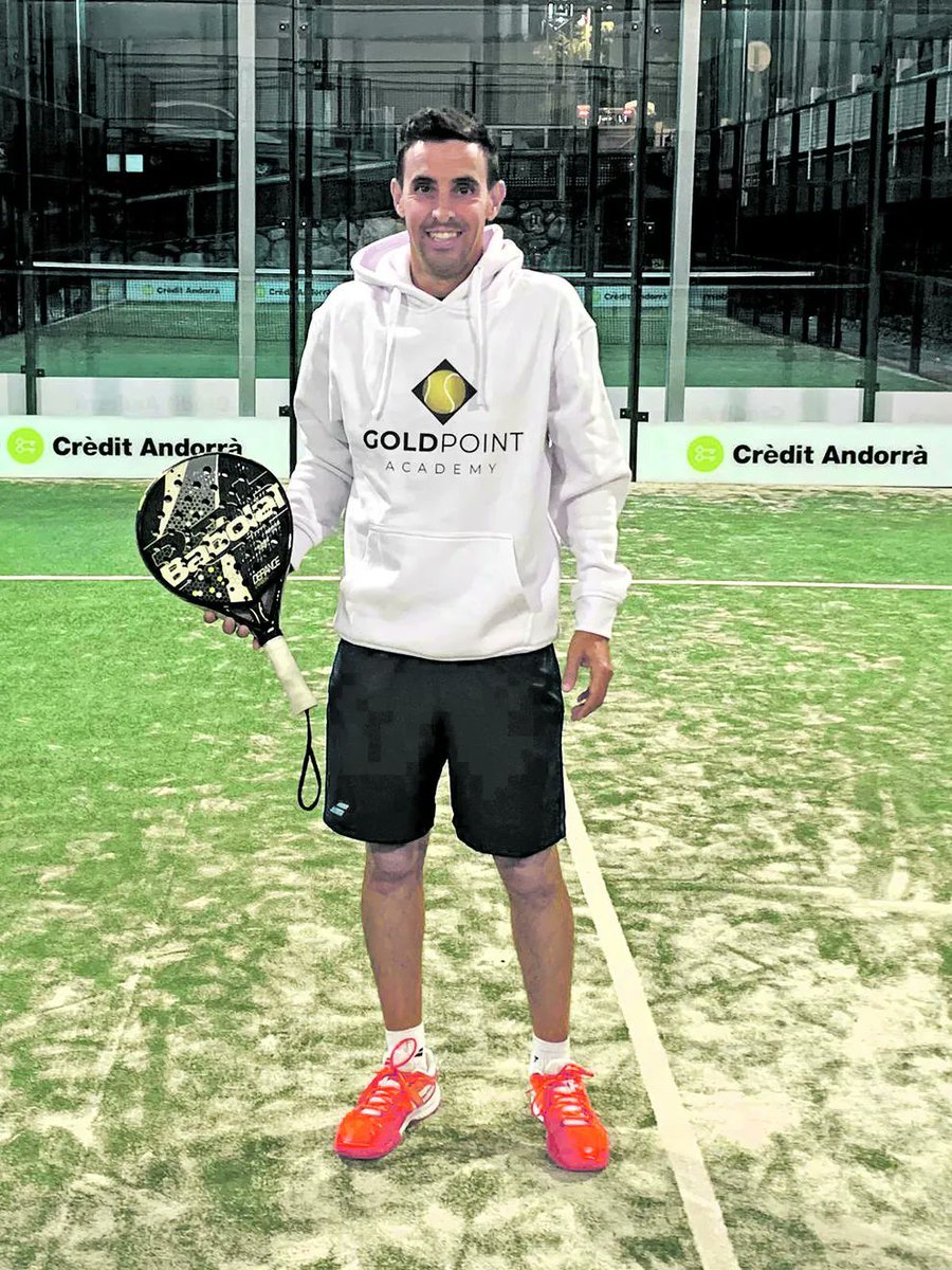 diariandorra's tweet photo. DMG | Jugar a pàdel per divertir-se i socialitzar #CopsAmagats @Jonlo23 @fcandorra  https://t.co/ICmI9JrJoT https://t.co/QAgN1aBK1y
