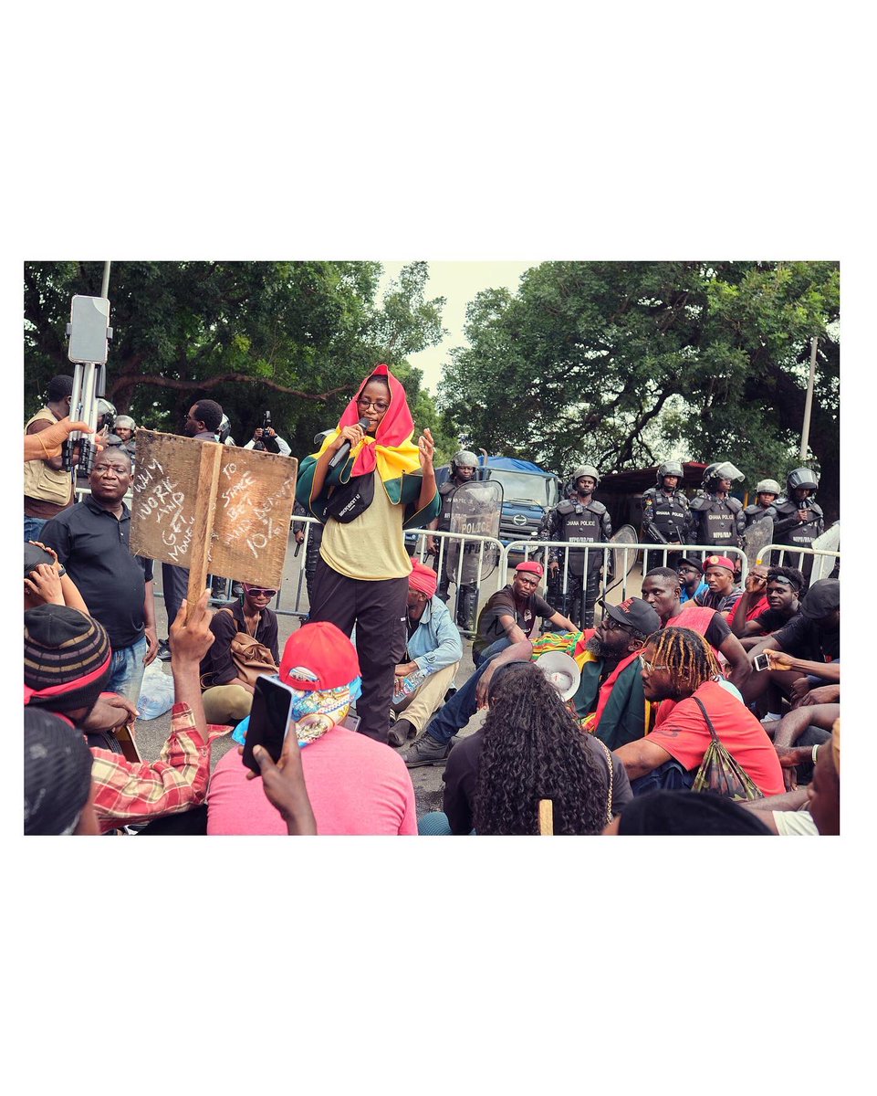 moorepicturesgh's tweet photo. #OccupJulorbiHouse day 2 https://t.co/i1oH8lyEfo