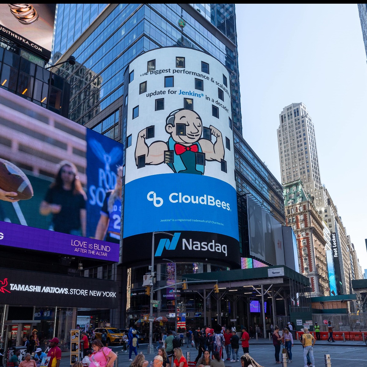 #ICYMI, NYC! 🌇 Our High Availability &amp; Horizontal Scalability (HA/HS) announcement lit up #TimesSquare. Discover a new level of CI with <a href="/CloudBees/">CloudBees</a>. cloudbees.com/capabilities/c… #HAHS
