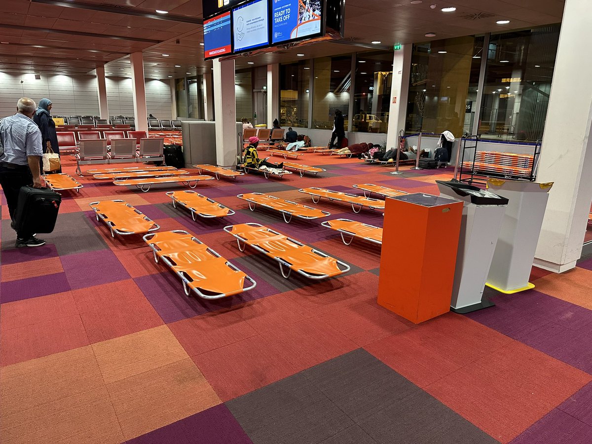 PrajwalVen's tweet image. RDU to CDG Cancelled
CDG to RDU Cancelled
 
At Paris airport they made us sleep on these stretchers.

There were at least 10 people over the age of 60/70. 

@Delta is this how you treat customers?

I want full refund for my flight and not credits.