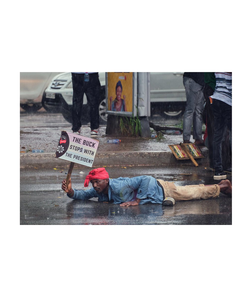 moorepicturesgh's tweet photo. #OccupyJulorbiHouse  day 2 https://t.co/8DA1B5E61G