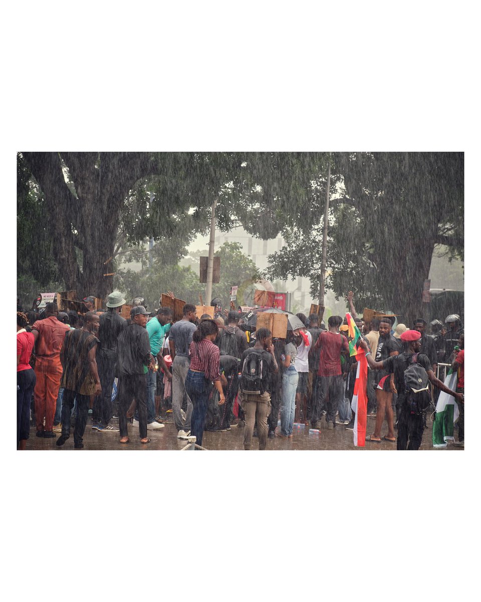moorepicturesgh's tweet photo. #OccupyJulorbiHouse  day 2 https://t.co/8DA1B5E61G