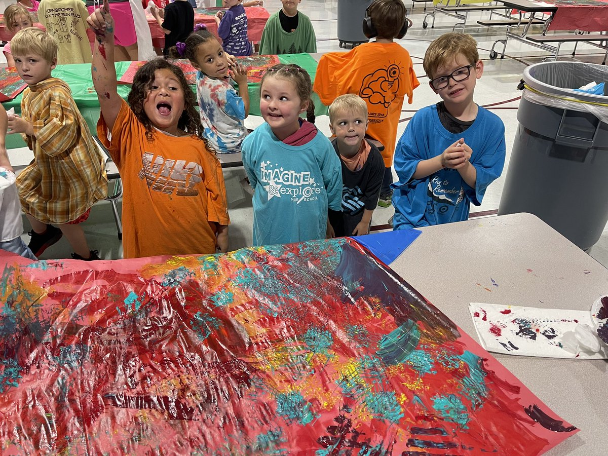 Our @RohwerE All-School Art Project was a SUCCESS!! 🎨🖌️ Check out these Artists with their Abstract Art Masterpieces 👨🏽‍🎨 Stay tuned for the end result…. 👀 @tnqburton