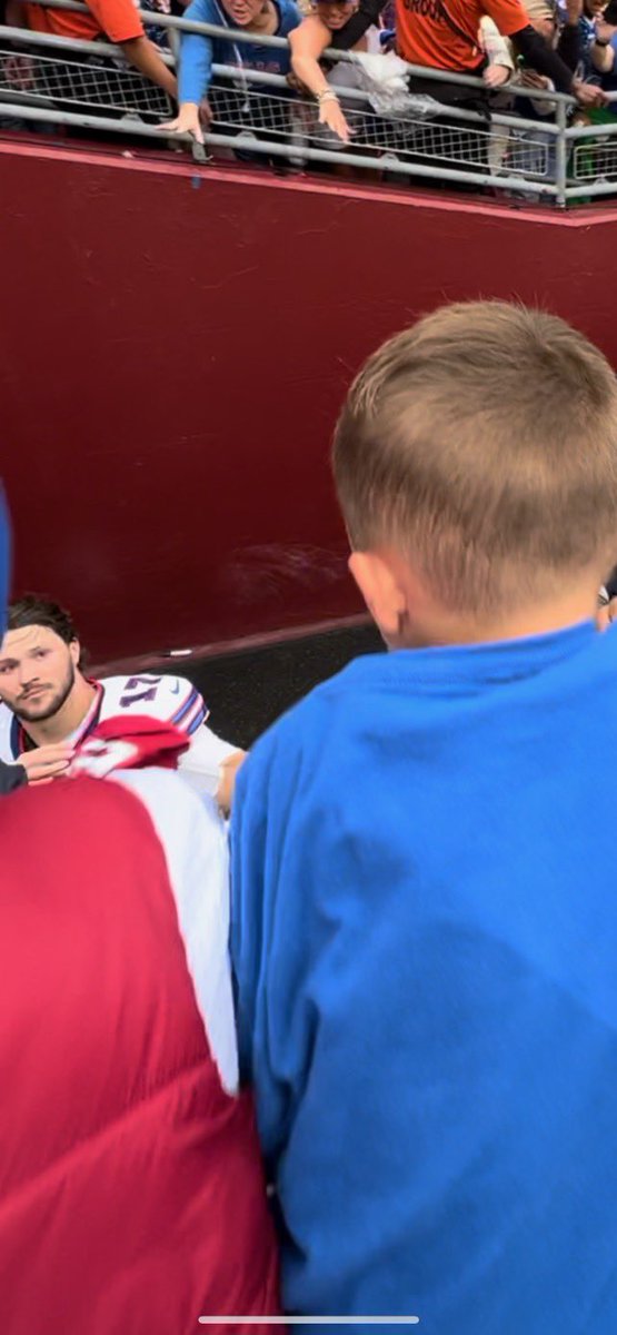 Buhfalo's tweet image. Had a great time at the @BuffaloBills game yesterday. Epic W! Would’ve been an extra W if some dude didn’t rip @JoshAllenQB hat out of my nephews hand in the stands and leave him crying. We gotta be gotta be better #BillsMafia