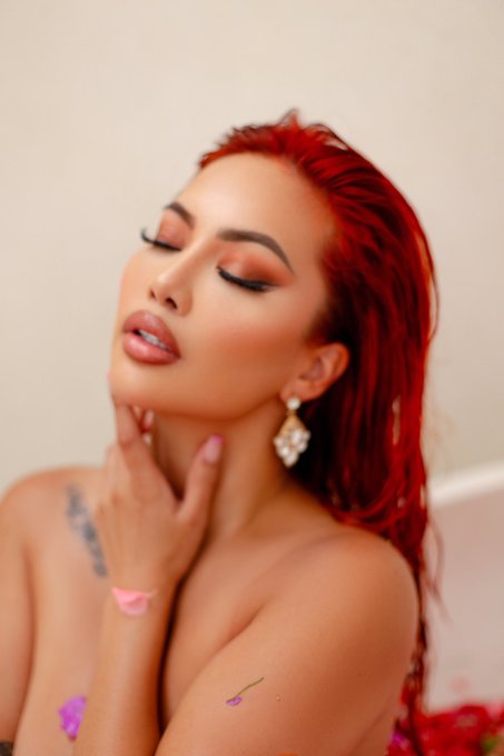 untouchable, but u feel me https://t.co/hSEVFEEwF4