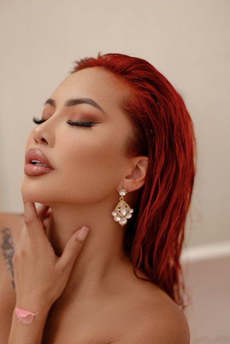 untouchable, but u feel me https://t.co/hSEVFEEwF4