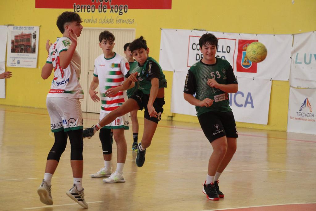 UB_Lavadores's tweet photo. Duro partido el vivido ayer por nuestros Cadetes en el pabellón contra un gran rival como es el Abegondo.

Destacar nuestro buen partido.

Ahora a preparar el siguiente encuentro, que con estos chicos tan comprometidos, nos deparará muchas sorpresas agradables.

#grupocdec #GEFF https://t.co/tUESGBLVPk
