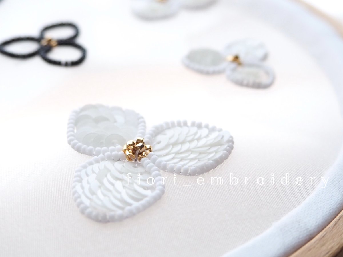 EmbroideryFiori's tweet photo. 日本刺繍やオートクチュール刺繍の技法を使って作品を作っています𓂃 𓈒𓏸❁⃘

たくさんの方に見て頂けましたら嬉しいです＾＾

WEBSTOREも是非ご覧になってみて下さい.·˖*
https://t.co/LuKbrxlZ2R

@Lupopo_cafe さま、お忙しい中素敵な企画ありがとうございます！ https://t.co/dPVKKYQd1y