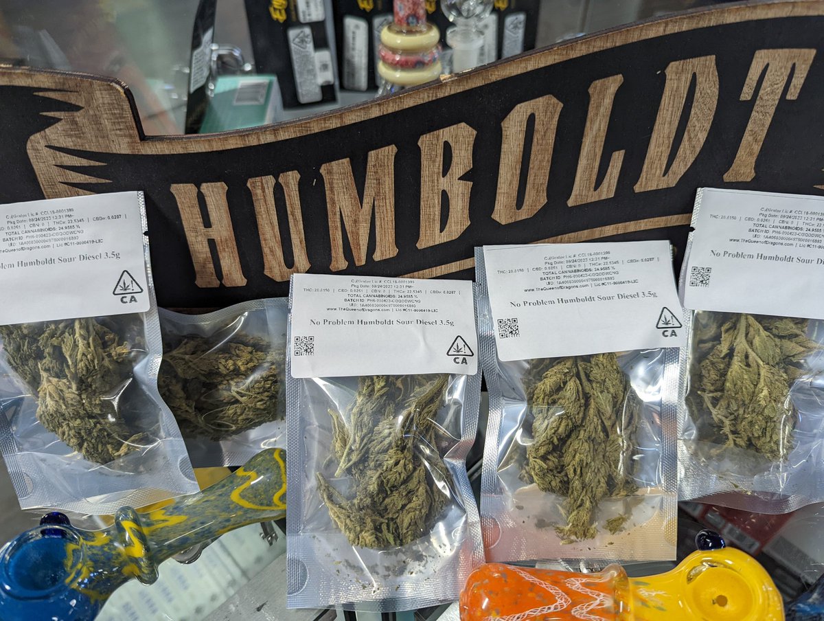 TheQueenDragons's tweet photo. ⛽ Humboldt Sour Diesel ⛽ Mondays pick up an eighth for $5.30 out the door! Best deals in town. https://t.co/rFlJVxTbkn