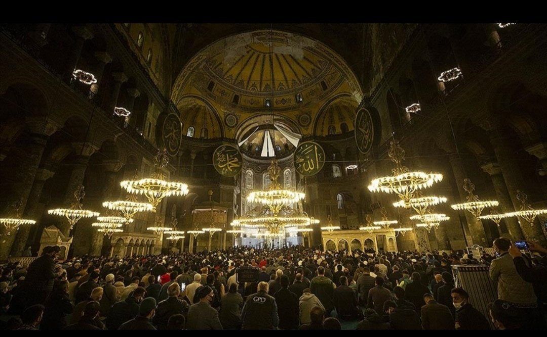 Zehrasrdg_'s tweet photo. O, âlemlere rahmet, âlemler O'na hasret 
Mevlit Kandilimiz mübarek olsun...
#MevlidKandili https://t.co/AODVzeMNzG