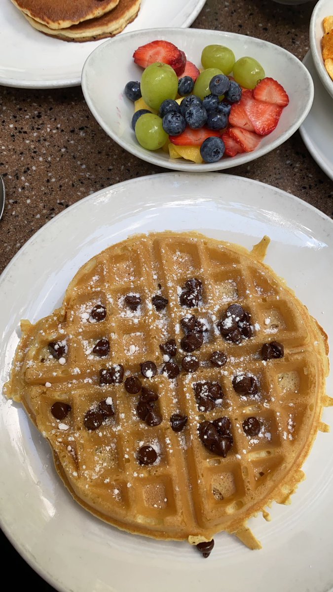 laurelm2003's tweet photo. Another yummy waffle from Another Broken Egg in Tuscaloosa! #APR325 https://t.co/v1XIoQHpPQ