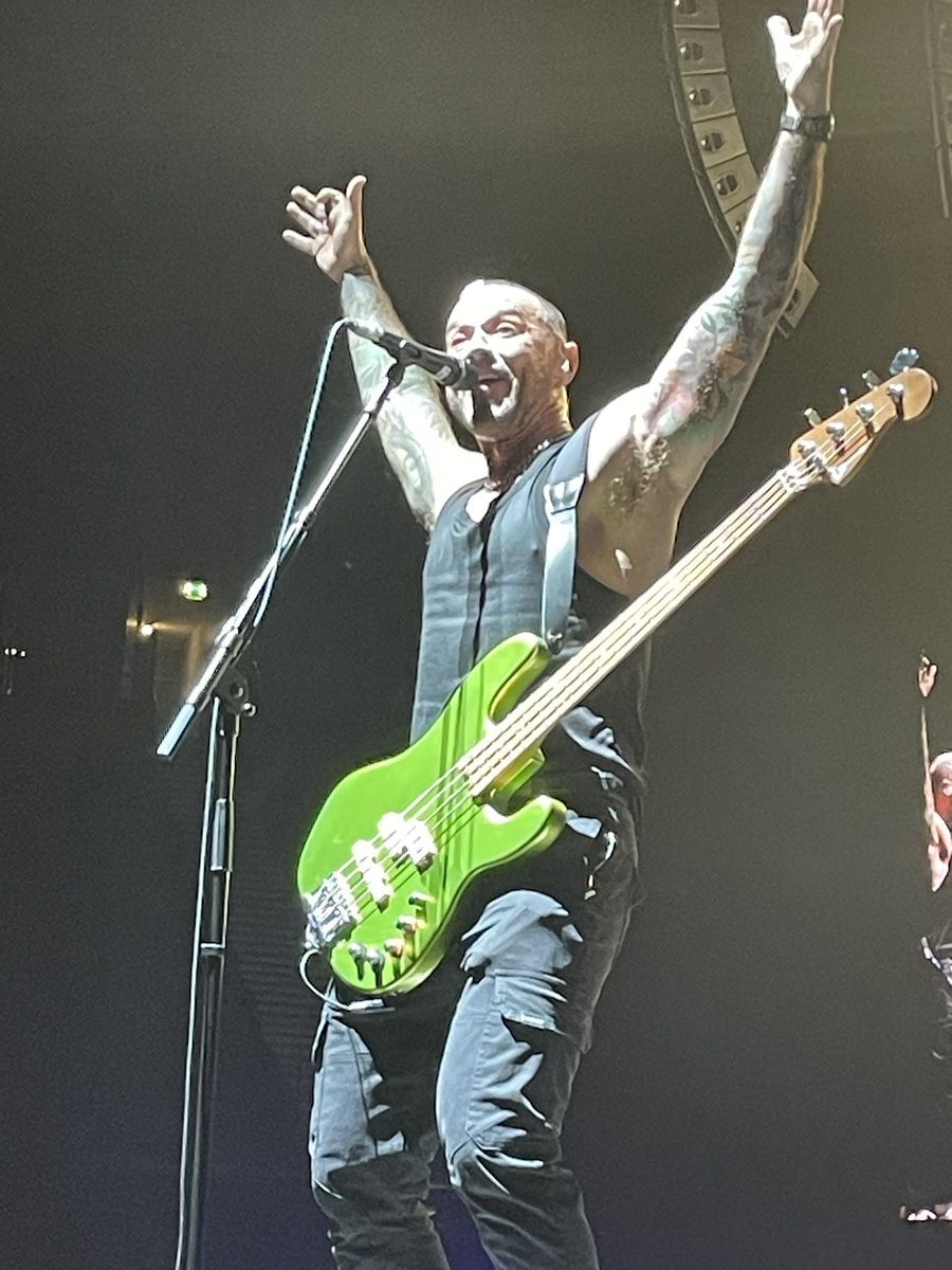 PrincessStephy9's tweet photo. @Busted The most epic night reminiscing hit after hit with you! 😍 Thank you for a truly incredible memory! And I’m still in awe at Charlie’s ‘singing his tits off’ 🫶😂 I hope you’ve enjoyed your well deserved day off today https://t.co/Ol2BstXmhU