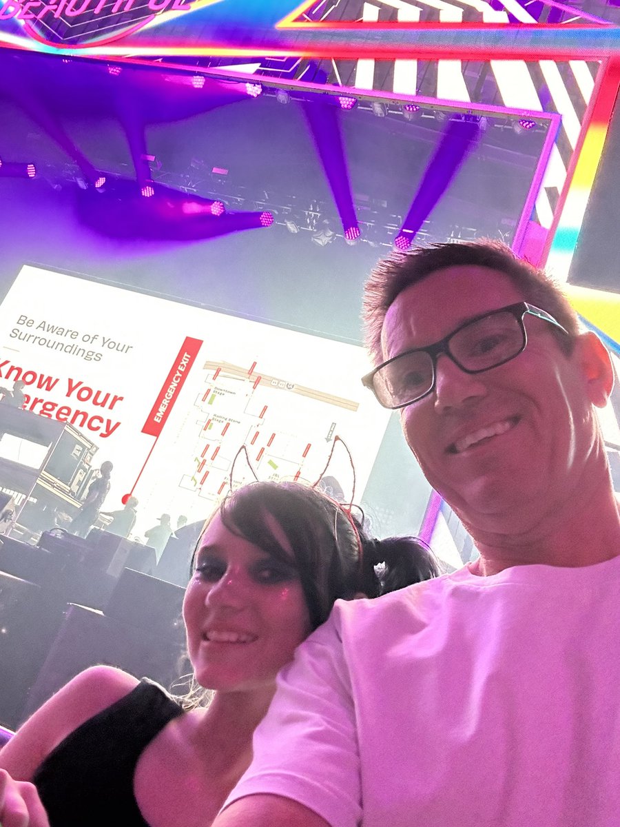 RobertCarnitas's tweet photo. I can’t stop thinking back to this weekend. What an amazing time at the #LifeIsBeautiful festival! https://t.co/1wMKOcFmLq