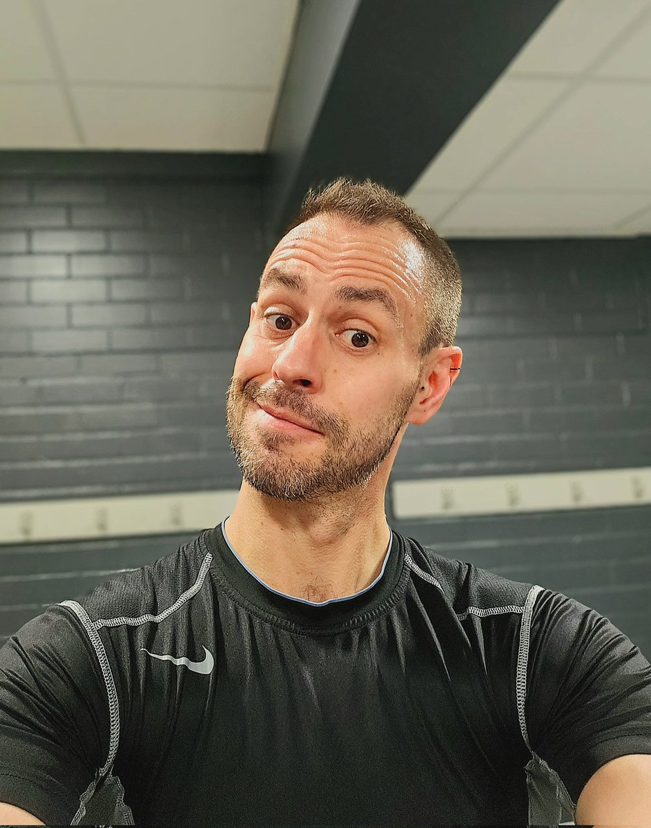RunNicholasRun's tweet photo. Fab session in the gym tonight a mix of cardio and free weights. Some nights just hit right! 😊

#gym #cardio #MentalHealthMatters #gay #freeweight https://t.co/Y5iFlepYQx