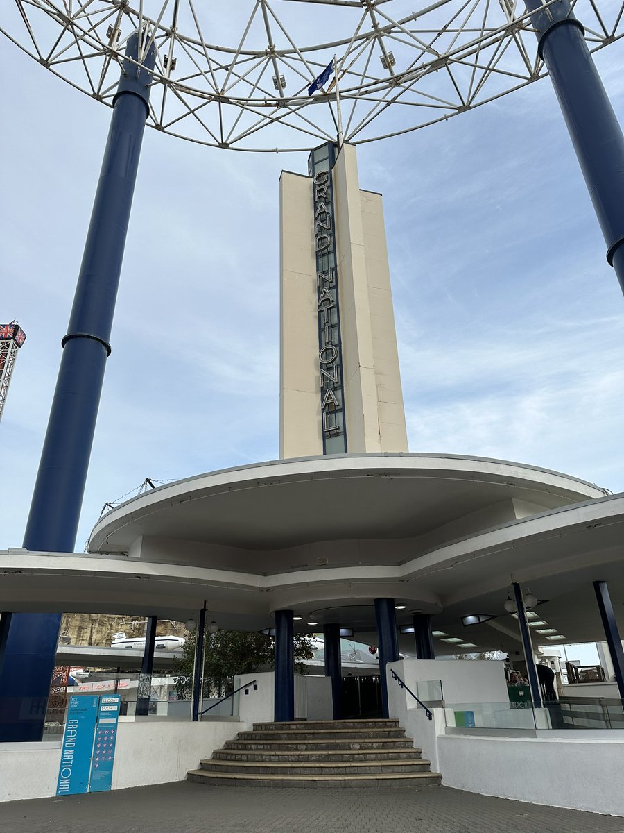 rojsmith_'s tweet photo. Blackpool, you were great! 
.
.
@Pleasure_Beach @visitBlackpool
#blackpool #bpb #valhalla #friends #trip #icon #pmbo #bigone https://t.co/mil5ZwMOjm