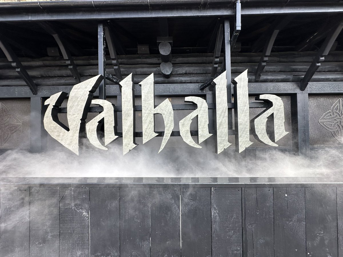 rojsmith_'s tweet photo. Blackpool, you were great! 
.
.
@Pleasure_Beach @visitBlackpool
#blackpool #bpb #valhalla #friends #trip #icon #pmbo #bigone https://t.co/mil5ZwMOjm