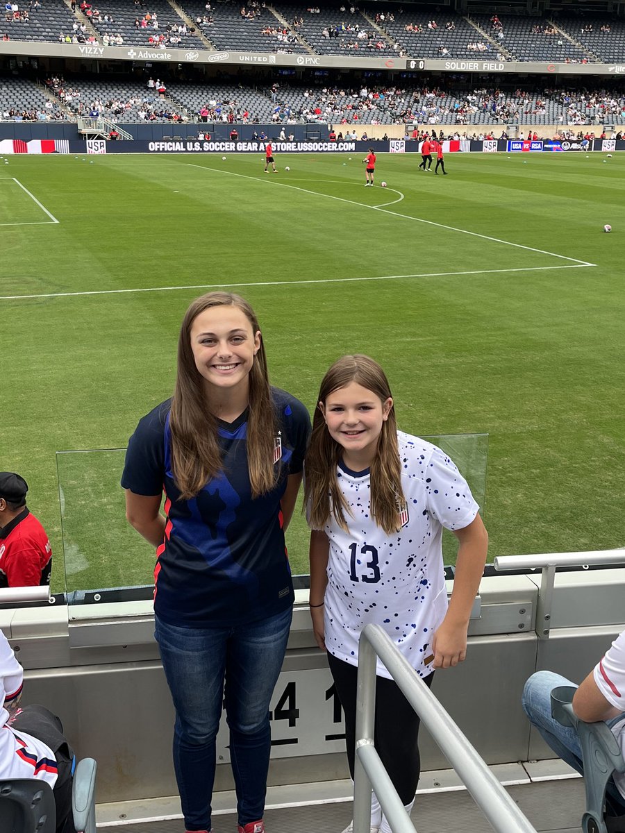 Such a fun game at Soldier Field! USA FOR THE 2-0 WIN AGAINST RSA!!!⚽️❤️🤍💙