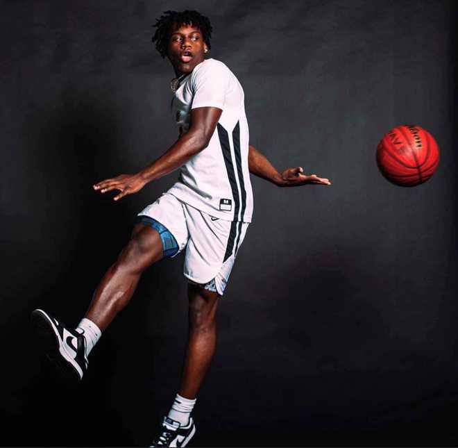 Xx17965797N's tweet photo. Rising Star Basketball Player Caleb White, 17, Dies of Cardiac Arrest https://t.co/pFDzAN7Ze2
