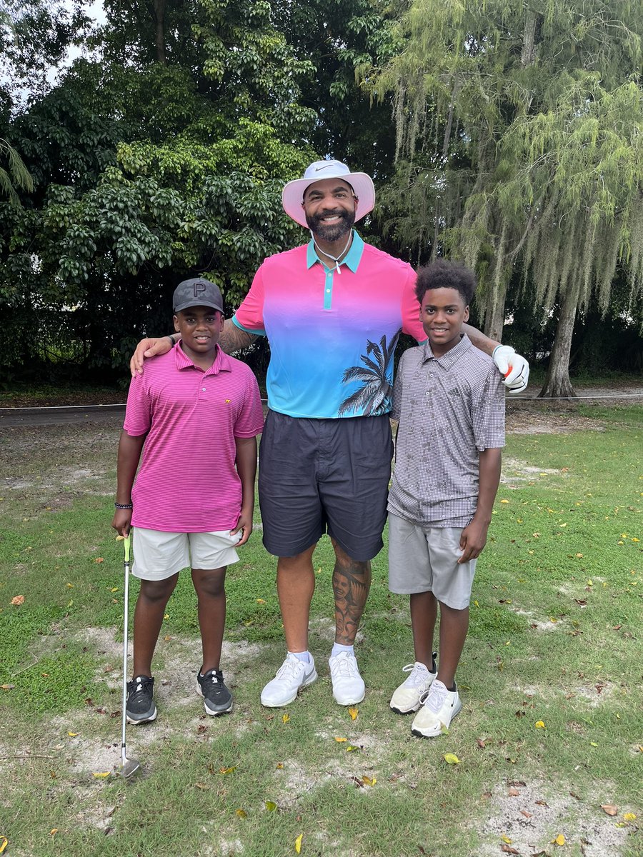 Allan Thompson tweet media