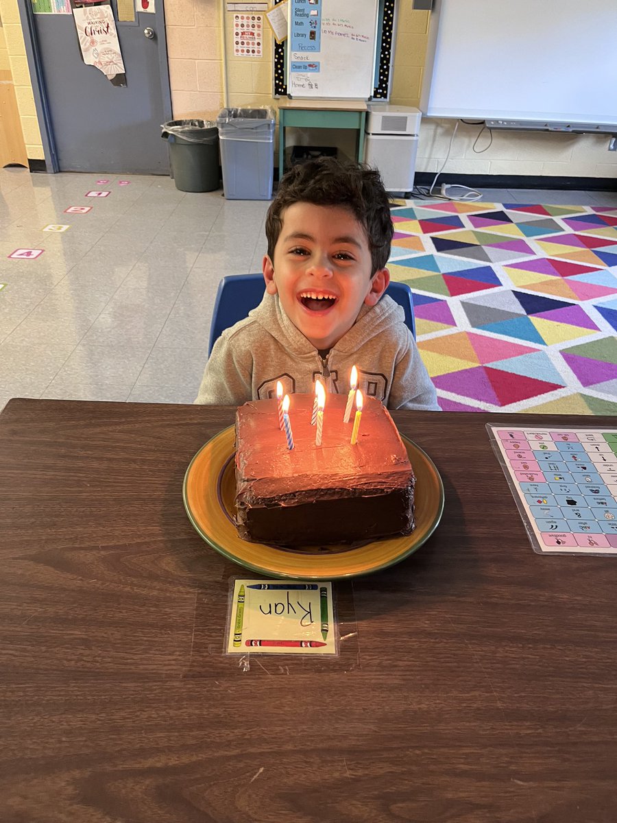 SoniaP_MEDD's tweet photo. Birthday’s are the best days! We love baking cakes to help celebrate our friends birthday’s! #lifeskills #measurement #followingdirections https://t.co/FenvVYBixi
