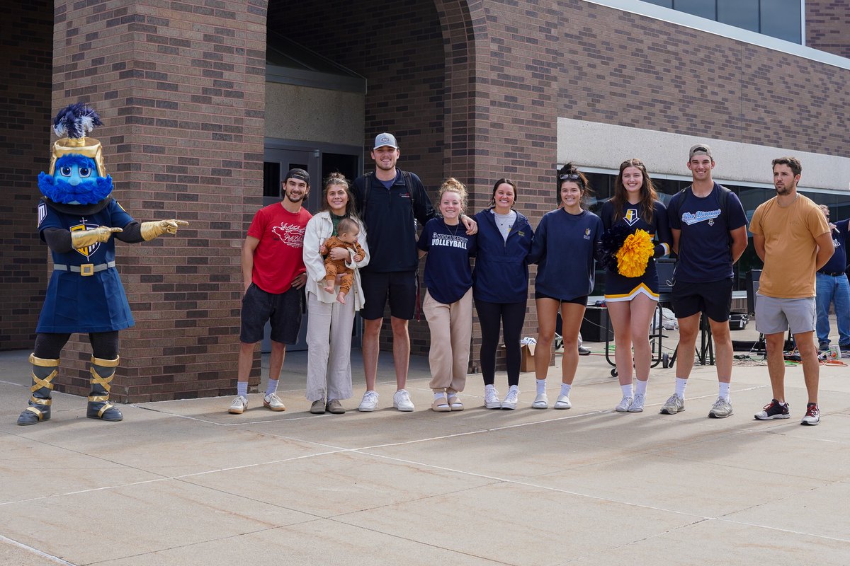 mountmarty's tweet photo. Kickin' the week off right at the #LancerDays pep rally! Go Lancers! ๐๐ https://t.co/vEwLIyWabw