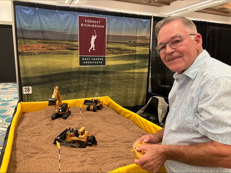 ForrestGolf's tweet photo. We had some fun at Golf Inc’s Strategies Summit at La Quinta, CA — Here longtime friend Lee Harlow masters an RC bulldozer and shapes a green…well, he begins the process! @GolfInc @GCSterlingHills
#golf #golfindustry #forrestgolf https://t.co/C2AfUXsaQ9