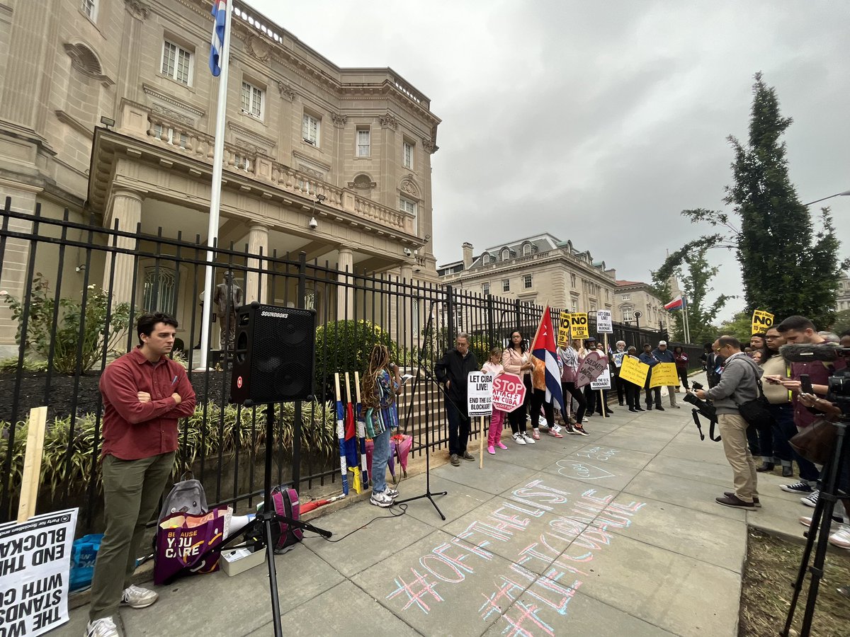 Huge crowd gathered in solidarity outside the Cuban Embassy ❤️🇨🇺 after last night’s terrorist attack #NoAlTerrorismo #LetCubaLive