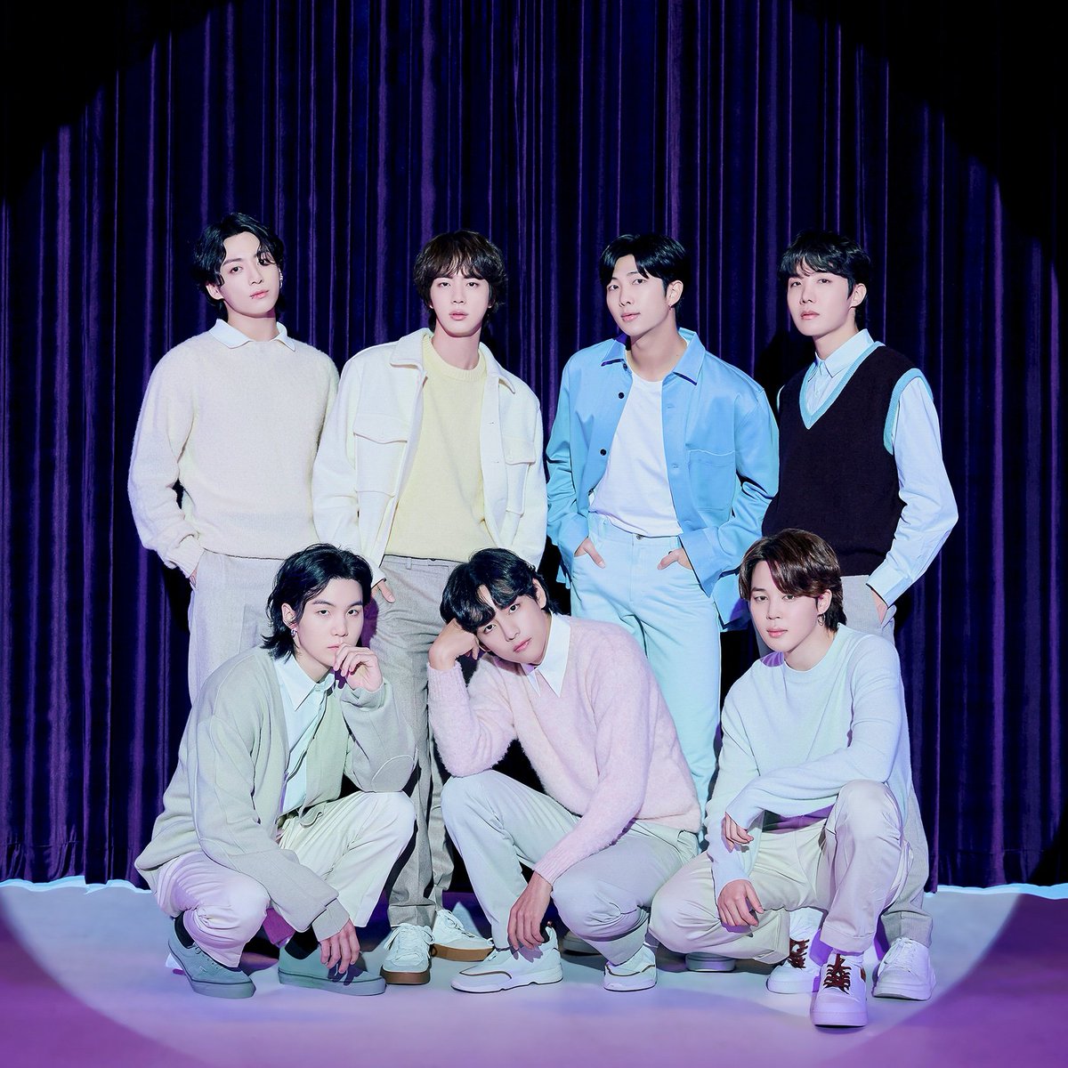 sugadboy's tweet photo. — ARMY, pasen a votar por #BTS y los miembros en la categoría "My Pick Award" de los premios MMA.

Sólo los primeros 10 obtendrán un premio físico y estas son las posiciones actuales:
#5 JIMIN
#6 V
#7 JUNGKOOK
#9 BTS
#14 SUGA
#18 JIN
#19 RM
#22 J-HOPE

↓ Tutorial https://t.co/KZG0s9ohtx