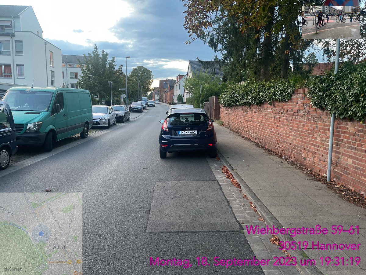 ICESonic6's tweet photo. Soll ja bis 31.10.23 konsequent konform werden gemäß Dem Veloroute Vorrang Netz #Fahrrad_3.0 @Wissing @andreasscheuer @radentscheid @DVR_info keine #AutogewaltBlockade in Radverkehrs Anlagen #OLG_Lüneburg @klimaunion @KlimaRegion @BelitOnay Tiefbauamt @Hannover @KidicalH https://t.co/Bjp6CtxYRI