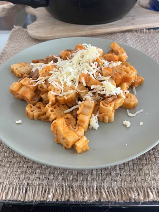 F1_Papi's tweet photo. Tu, yo, cena romantica... no sé, piensalo https://t.co/AOhIjOPPVq