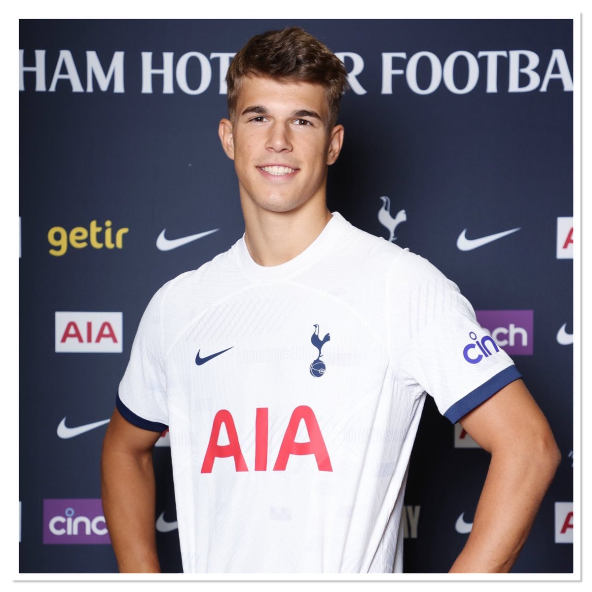 LastWordOnSpurs's tweet photo. 🚨Luka Vušković:

🗣️"It is a great honour to see that a club like Tottenham has shown such a desire and put in so much effort to bring in a player of my age." 

🗣️"This makes me proud, and it is certainly a motive for me to work even harder on my development and further progress in order to be as ready as possible for the moment when I will play for their first team."

👨🏻‍💻[@AlasdairGold via @Football_LDN]

#THFC | #COYS | #TOTTENHAM