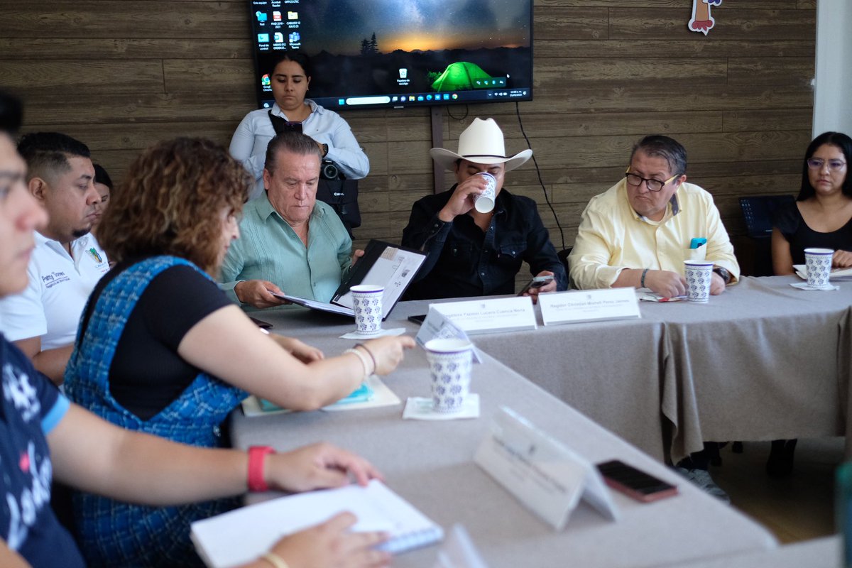 Presente en la mesa de trabajo para el ejercicio fiscal 2024.
.
.
¡Sociedad y Gobierno Juntos por Cuernavaca!!