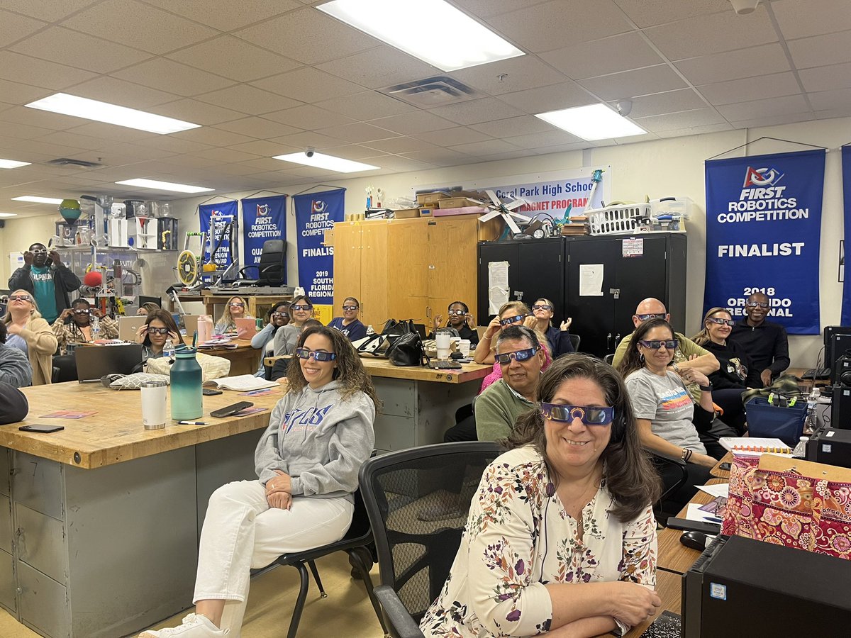 STEAMDesignated's tweet photo. Getting ready for the Solar Eclipse ๐ถ๏ธโ๏ธ๐๐ #SolarEclipseReady #MDCPSSTEAM #YourBestChoiceMDCPS https://t.co/D0FyYg80pT