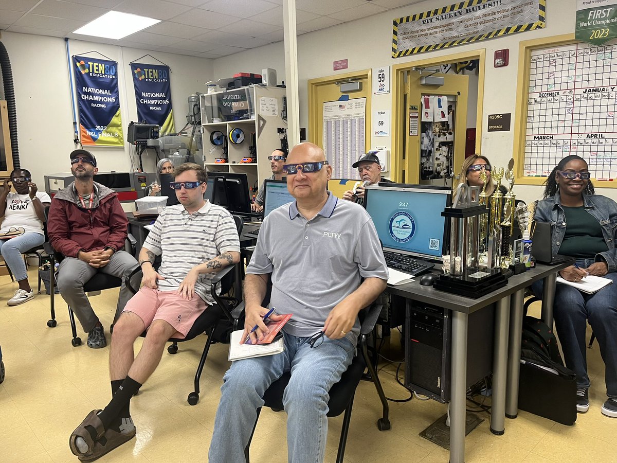 STEAMDesignated's tweet photo. Getting ready for the Solar Eclipse ๐ถ๏ธโ๏ธ๐๐ #SolarEclipseReady #MDCPSSTEAM #YourBestChoiceMDCPS https://t.co/D0FyYg80pT