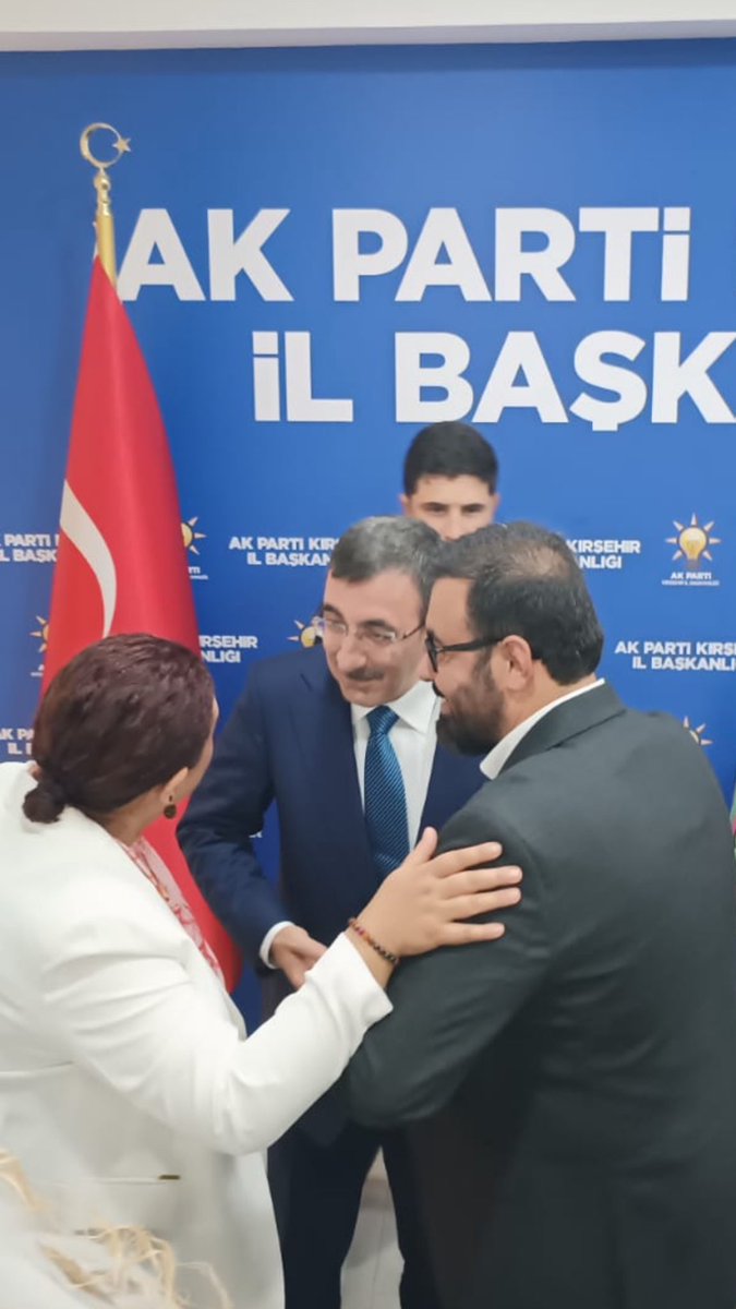 Can gardaşımın abisi kıymetli abim cumhurbaşkanı yardımcımız CEVDET YILMAZ Bey’i ahilik diyarı Kırşehir’de ağırlamaktan kıvanç duyduk.