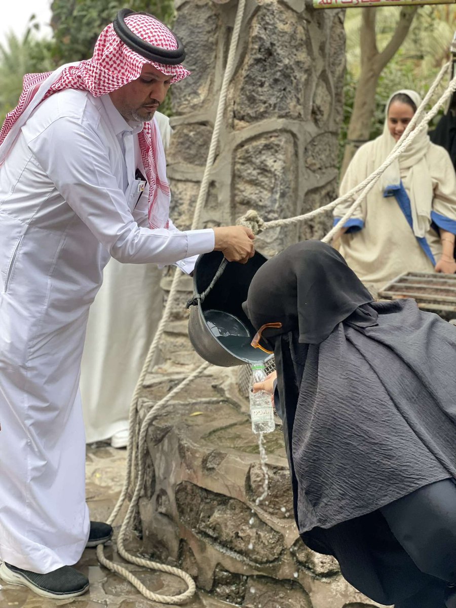 nonet911's tweet photo. إثراء تجربة.. 
لـ #ضيوف_الرحمن 
مسجد العصبة وبئر الهجيم..
التي تعد من المعالم التاريخية المرتبطة بالسيرة النبوية.
#هي_المدينة https://t.co/7iBg3S34fk