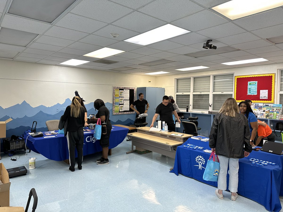 MSMSEagles's tweet image. Thank you to the @MDCPSWellWay Team for a great event for all our faculty and staff: sharing great @CareATC &amp;amp; @Cigna resources and providing free massages! @MDCPS @MDCPSCentral @SuptDotres @DannyEspinoD5