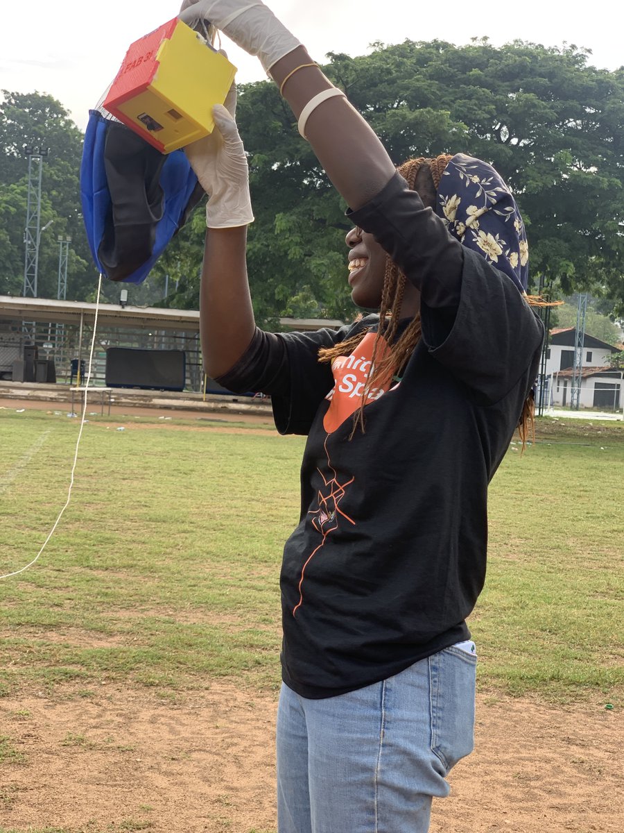 AIMSGhana's tweet image. 🚀The Infinity Girls in Space Project empowers girls in Ghana with #STEM skills. 💪 100+ girls from 37 schools, including 40 from our #GMSP, learned CubeSat tech &amp;amp; launched prototypes into the Earth's lower atmosphere! 
More here: bitly.ws/VEEF
#STEMGirls #Innovation