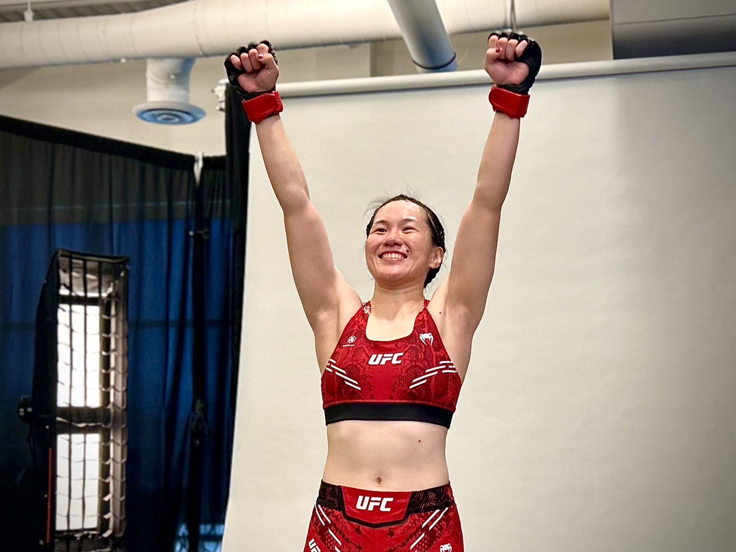SHOOT BOXING 2012 公式ポスター / RENA 魅津希(UFC) MIZUKI / 魅津希 on X: 