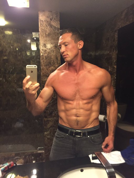 Watch 𝐏𝐢𝐞𝐫𝐜𝐞 𝐏𝐚𝐫𝐢𝐬's leaked NSFW photo on TwXstars