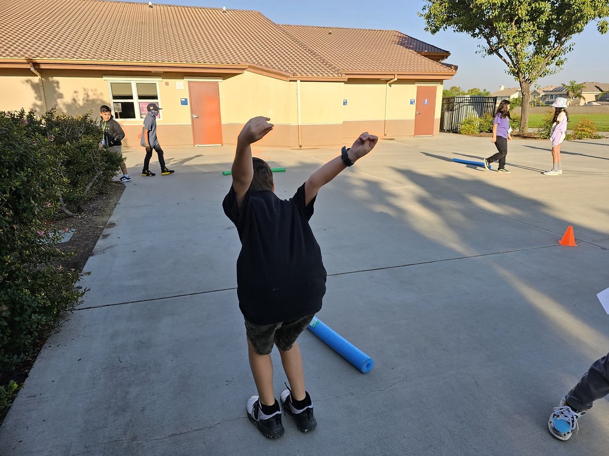 SweetScholars's tweet photo. Today's PE activity: Pool noodle jumping! Great job, 4th grade scholars! #Commit2Fit @FalconsAvalon https://t.co/opxgpOxvx6