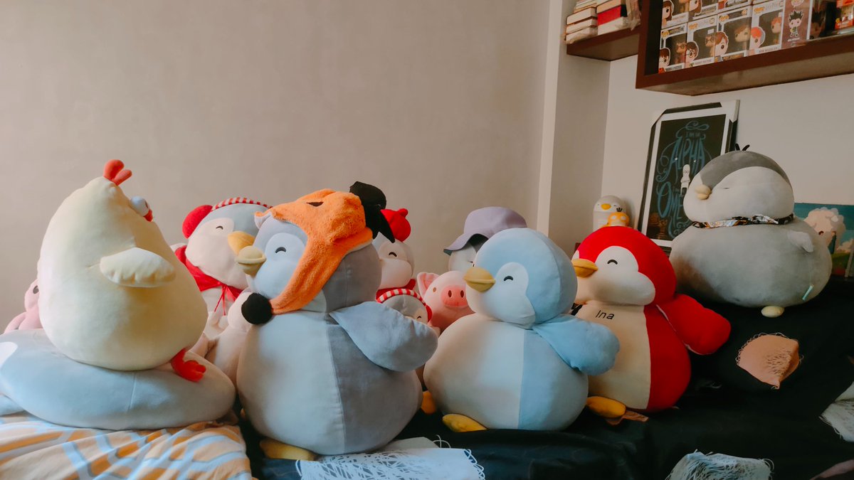 ChubbyPingu's tweet photo. Sometimes we listen to our chicken friend 🤣���🐧🐷❤️ #penguins #chubbypingu #cute #cutepenguin #pingu #fat #penguinplushie #penguinplush #penguin #plushie #tonton #chubby #pig  #pochapeng #포챠펭 #minisoplush #funny #dundun https://t.co/6QiAddGWSt