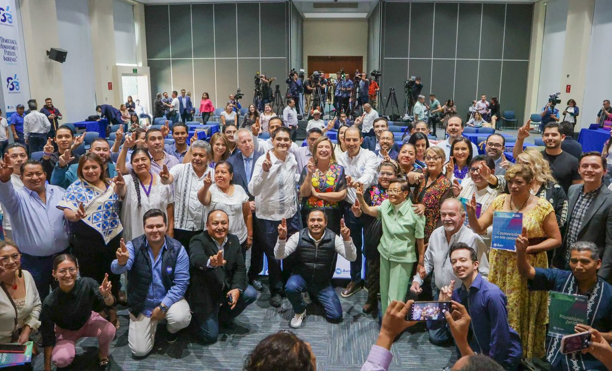 XochitlGalvez's tweet photo. La causa indígena es un tema de derechos políticos, económicos, culturales, sociales y ambientales.

Sigamos trabajando para mejorar las condiciones de vida los pueblos indígenas y afroamexicanos.

📍 @AccionNacional 💙 https://t.co/aK055lgtb4